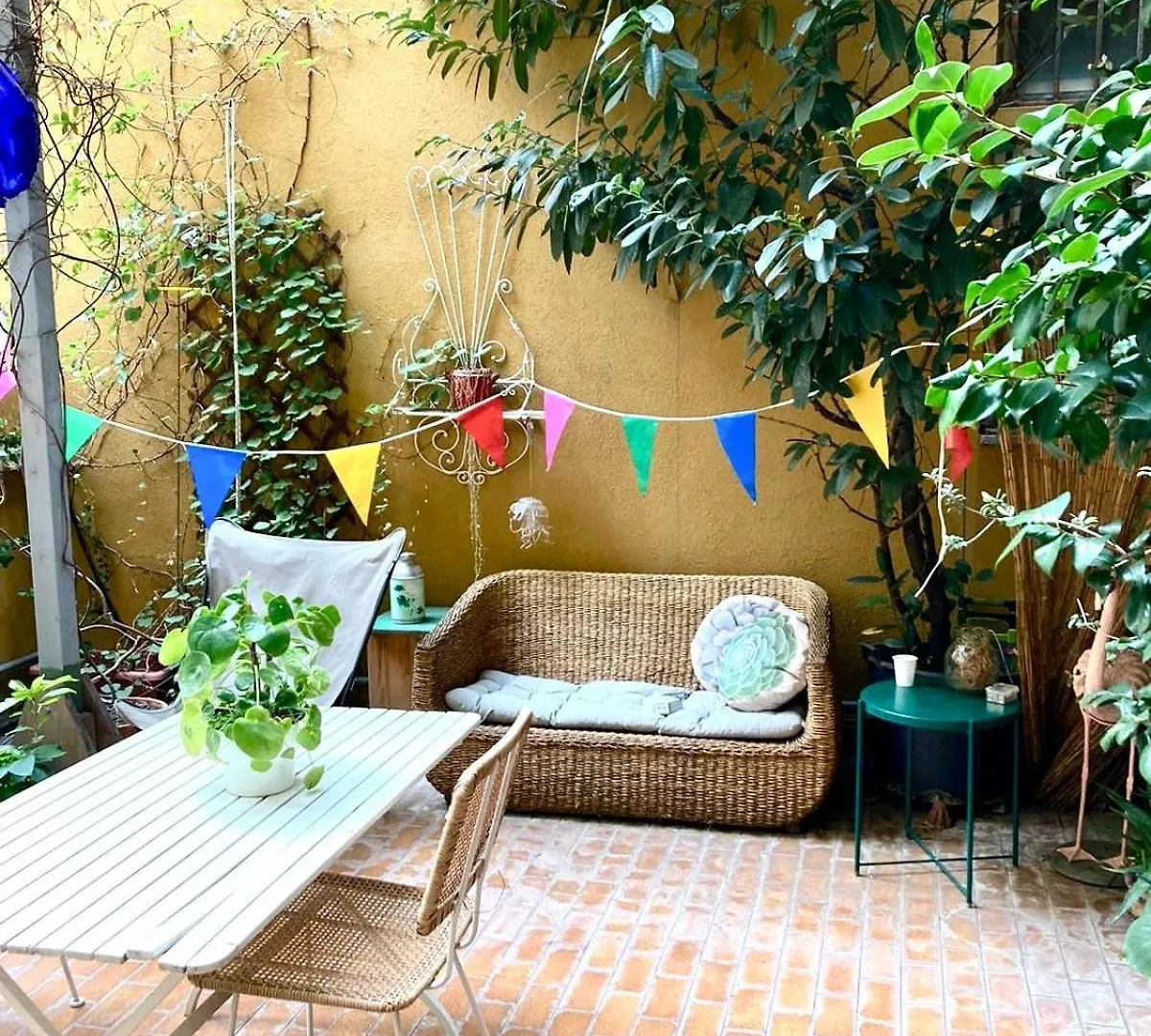 Stilish 2 Bedrooms Apartment With Terrace, Design District - Paolo Sarpi Milan Italy
